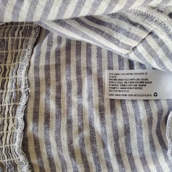 Universal Thread - Women's Slim Fit Linen Crop Top Linen Tank Top - Size L Blue - Picture 5 of 9